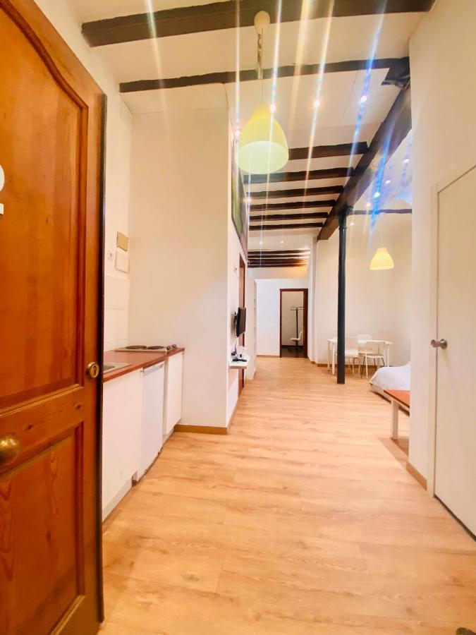 Caterina look derecha Appartement Barcelona Buitenkant foto